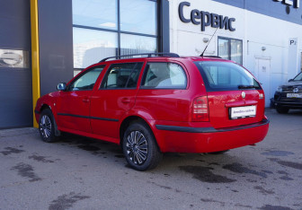 Подержанный автомобиль Skoda Octavia Wagon 2007 года (7 фото)