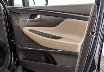 Подержанный автомобиль Hyundai Santa Fe 2022 года (25 фото)