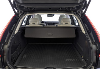 Подержанный автомобиль Volvo XC60 2018 года (10 фото)