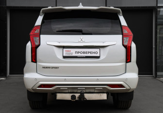 Подержанный автомобиль Mitsubishi Pajero Sport 2020 года (5 фото)