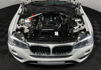 Подержанный автомобиль BMW X4 2017 года (10 фото)