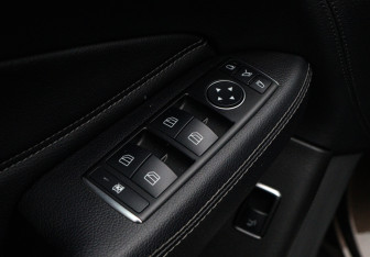 Подержанный автомобиль Mercedes-Benz GLE 2016 года (18 фото)