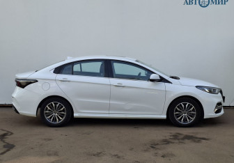 Подержанный автомобиль Omoda S5 2023 года (4 фото)