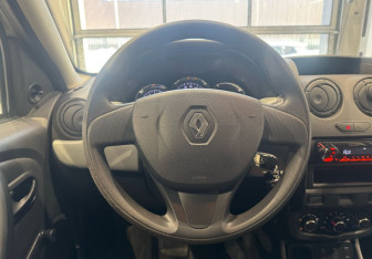 Подержанный автомобиль Renault Duster 2018 года (9 фото)