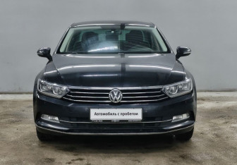Подержанный автомобиль Volkswagen Passat Sedan 2017 года (2 фото)