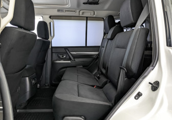 Подержанный автомобиль Mitsubishi Pajero 2021 года (18 фото)