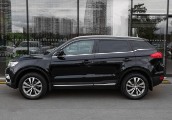 Подержанный автомобиль Geely Atlas 2021 года (8 фото)