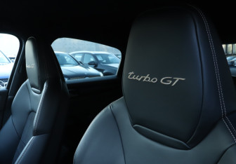 Подержанный автомобиль Porsche Cayenne 2021 года (28 фото)