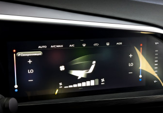 Подержанный автомобиль Geely Tugella 2023 года (29 фото)