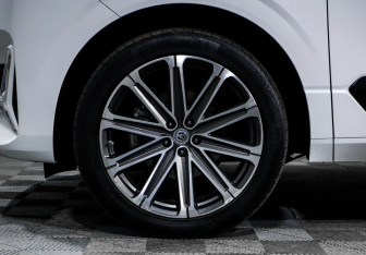 Подержанный автомобиль Changan UNI-K 2023 года (15 фото)