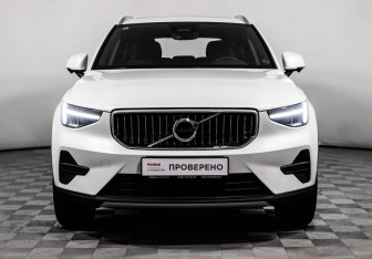 Новый Volvo XC40 2024 (2 фото)