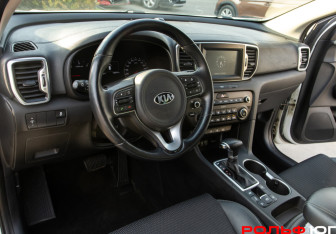 Подержанный автомобиль Kia Sportage 2016 года (15 фото)