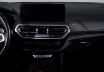 Подержанный автомобиль BMW X3 2022 года (15 фото)