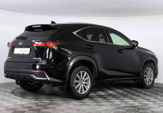 Подержанный автомобиль Lexus NX 2019 года (5 фото)
