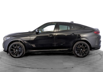 Подержанный автомобиль BMW X6 2021 года (8 фото)