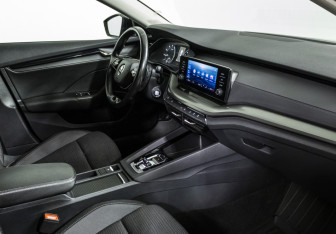 Подержанный автомобиль Skoda Octavia Liftback 2020 года (9 фото)