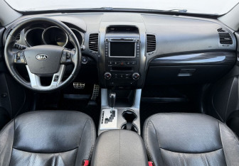 Подержанный автомобиль Kia Sorento 2012 года (12 фото)