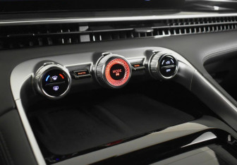 Подержанный автомобиль Exeed RX 2023 года (10 фото)