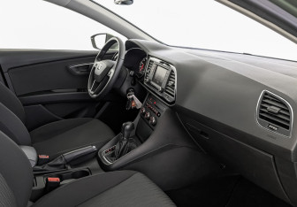 Подержанный автомобиль SEAT Leon Hatchback 2013 года (13 фото)