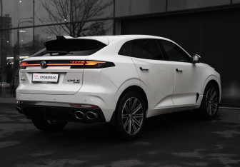 Подержанный автомобиль Changan UNI-K 2023 года (5 фото)