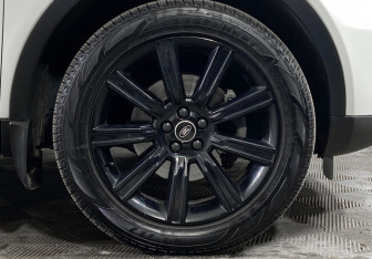 Подержанный автомобиль Land Rover Discovery Sport 2018 года (20 фото)