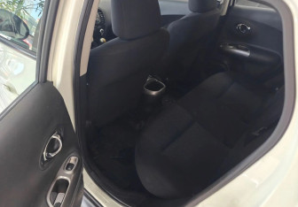 Подержанный автомобиль Nissan Juke 2012 года (15 фото)