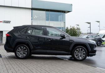 Новый Toyota RAV4 2025 (4 фото)