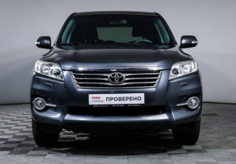 Подержанный автомобиль Toyota RAV4 2011 года (2 фото)