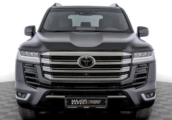 Подержанный автомобиль Toyota Land Cruiser Suv 2021 года (2 фото)