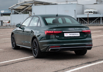 Подержанный автомобиль Audi A4 Sedan 2021 года (7 фото)