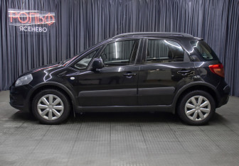 Подержанный автомобиль Suzuki SX4 Hatchback 2014 года (8 фото)