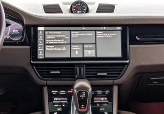 Подержанный автомобиль Porsche Cayenne 2018 года (17 фото)