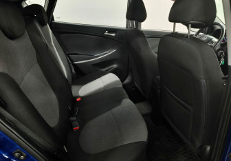 Подержанный автомобиль Hyundai Solaris Hatchback 2013 года (13 фото)