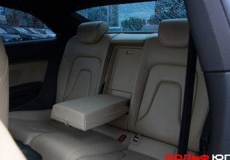 Подержанный автомобиль Audi A5 Coupe 2015 года (8 фото)