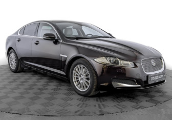 Подержанный автомобиль Jaguar XF Sedan 2012 года (3 фото)