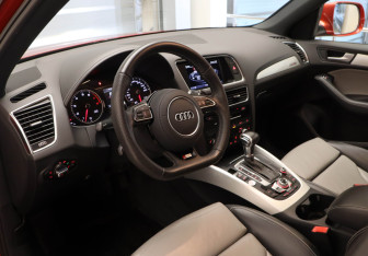 Подержанный автомобиль Audi Q5 2012 года (7 фото)
