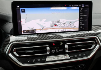 Подержанный автомобиль BMW X4 M 2022 года (26 фото)