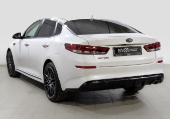 Подержанный автомобиль Kia Optima Sedan 2019 года (7 фото)