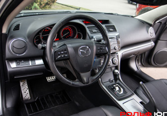 Подержанный автомобиль Mazda 6 Sedan 2011 года (14 фото)