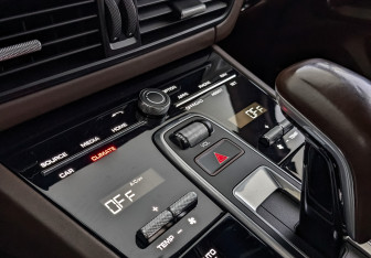 Подержанный автомобиль Porsche Cayenne 2018 года (21 фото)