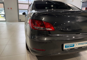 Подержанный автомобиль Peugeot 408 2013 года (8 фото)