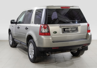 Подержанный автомобиль Land Rover Freelander 2010 года (7 фото)