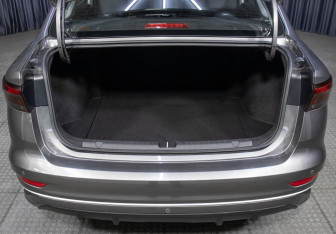 Подержанный автомобиль Geely Emgrand 2024 года (10 фото)