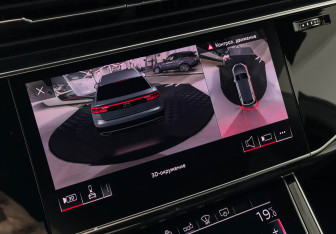 Подержанный автомобиль Audi Q8 2019 года (21 фото)