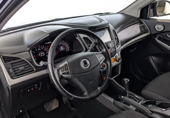 Подержанный автомобиль SsangYong Actyon 2013 года (15 фото)