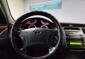 Подержанный автомобиль Hyundai Grandeur 2007 года (15 фото)
