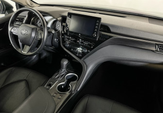 Подержанный автомобиль Toyota Camry Sedan 2021 года (9 фото)