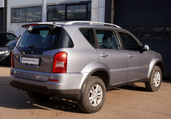 Подержанный автомобиль SsangYong Rexton 2012 года (8 фото)