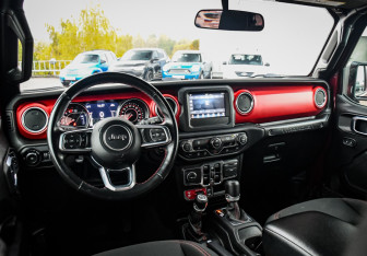 Подержанный автомобиль Jeep Wrangler 2021 года (13 фото)