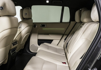 Подержанный автомобиль LiXiang L7 2023 года (13 фото)